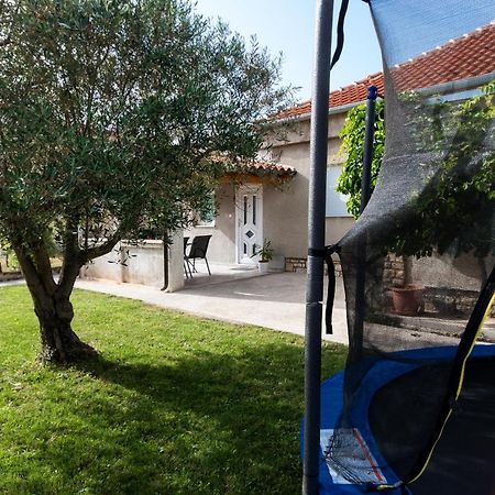 Holiday Apartment Near The Beach Fazana Exterior photo