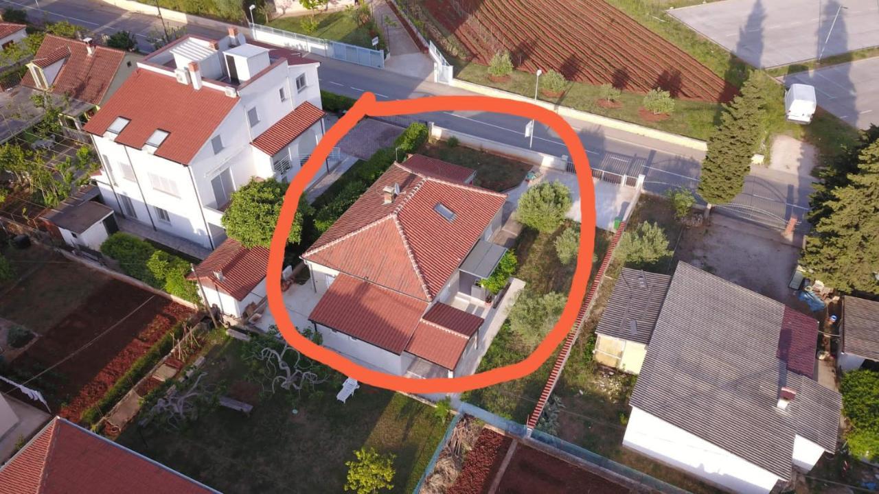 Holiday Apartment Near The Beach Fazana Exterior photo