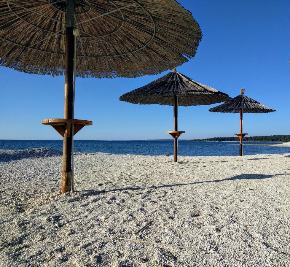 Holiday Apartment Near The Beach Fazana Exterior photo