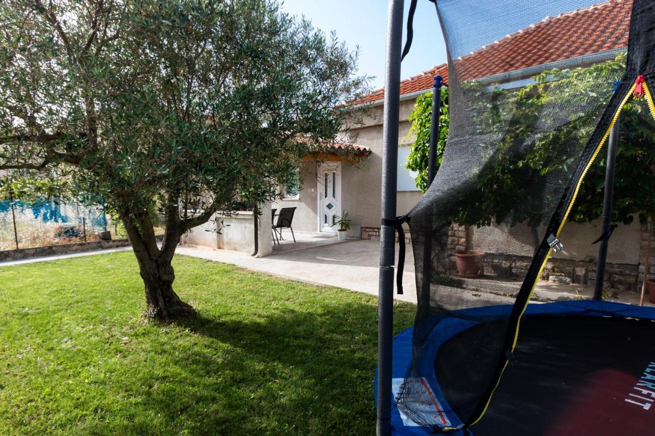 Holiday Apartment Near The Beach Fazana Exterior photo