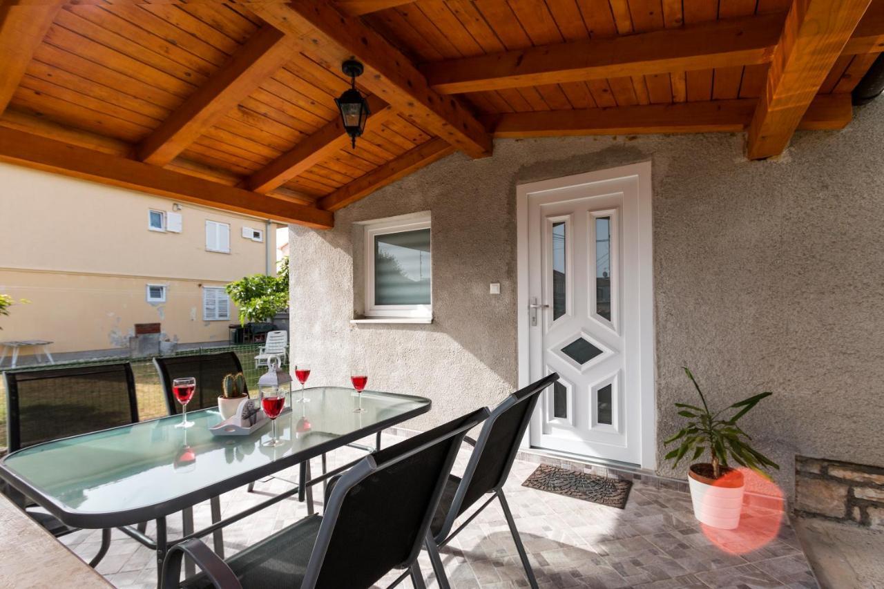 Holiday Apartment Near The Beach Fazana Exterior photo